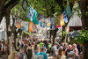 Atmosphäre im Lindenhof zum Lindenblütenfest