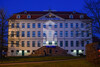 Historisches Waisenhaus am Abend
