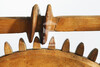 Zahnräder eines Holzmodells aus der Kunst- und Naturalienkammer