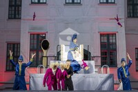 Bühne zur Puppentheateraufführung im Lindenhof